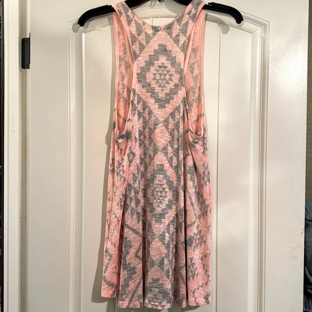 NWT Razorback Top - Picture 2 of 2
